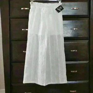 NWT: art class wide leg M7/8 Fresh White